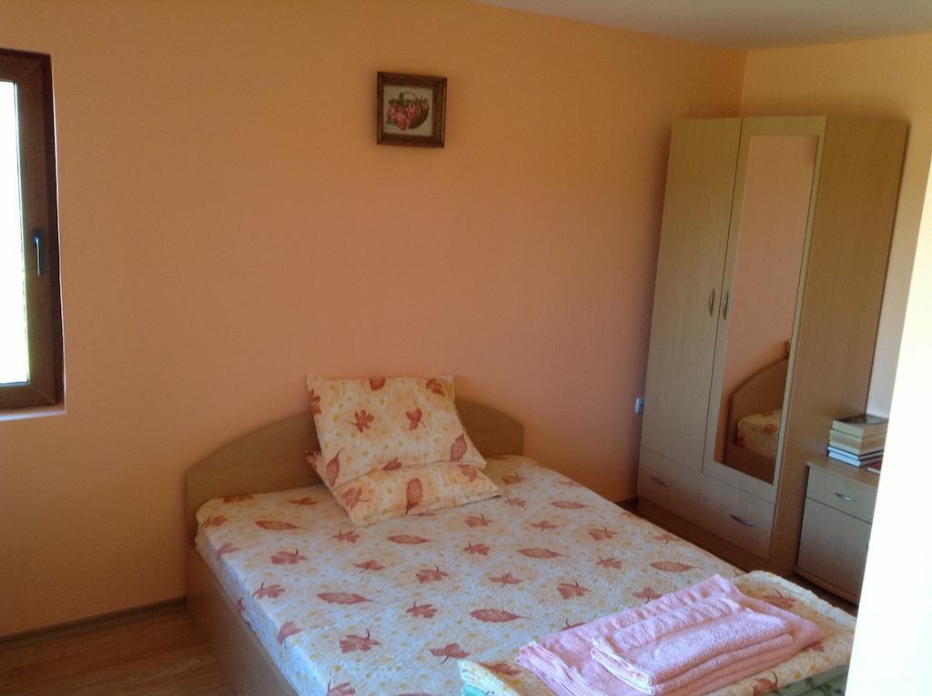 Villa Lilia Apriltsi  Chambre photo